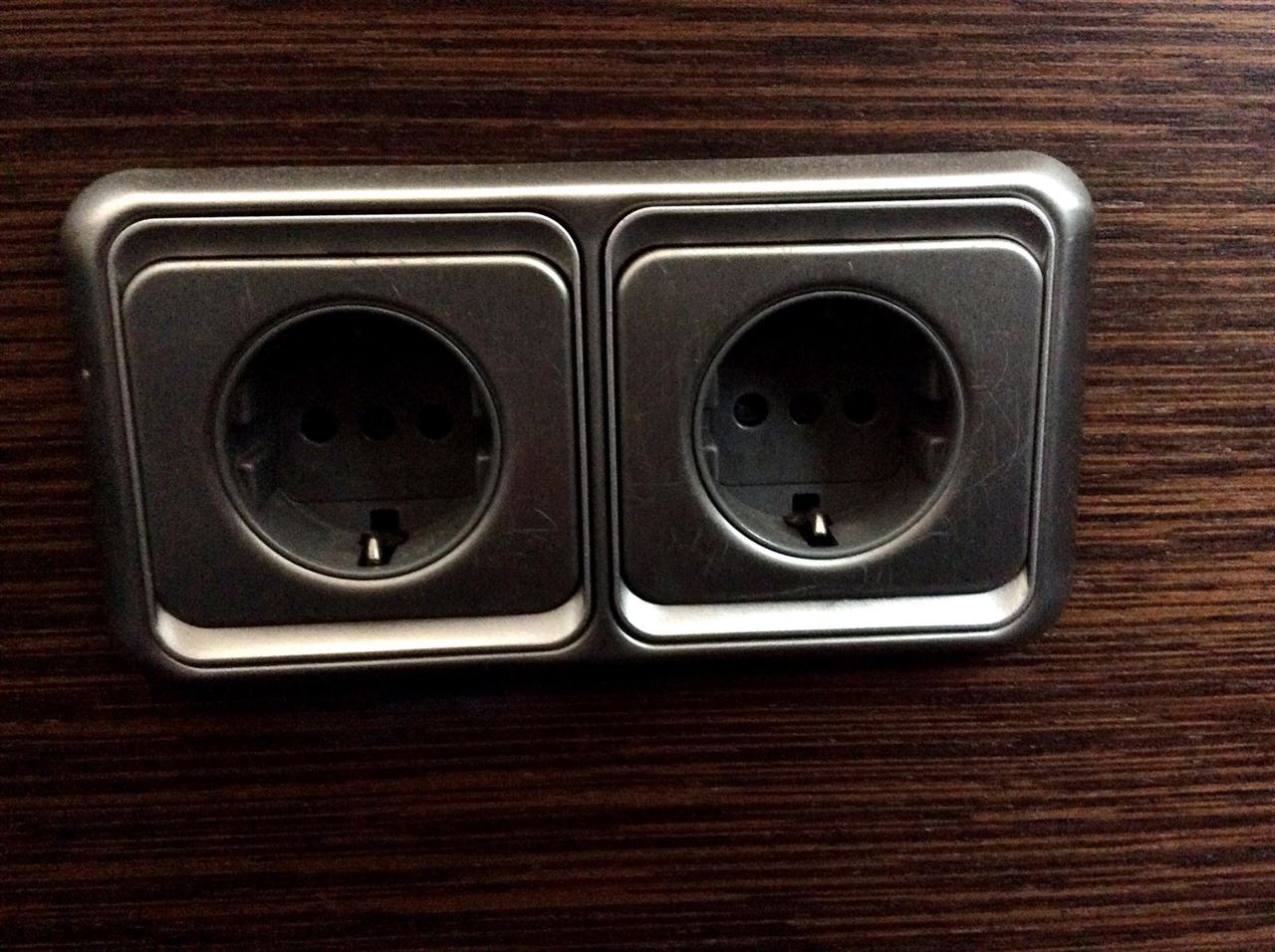 El recibo de la luz nos los venden de todos los colores pero sigue siendo un ‘abuso’