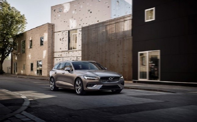 Volvo V60 Station Wagon tendrá dos versiones híbridas enchufables