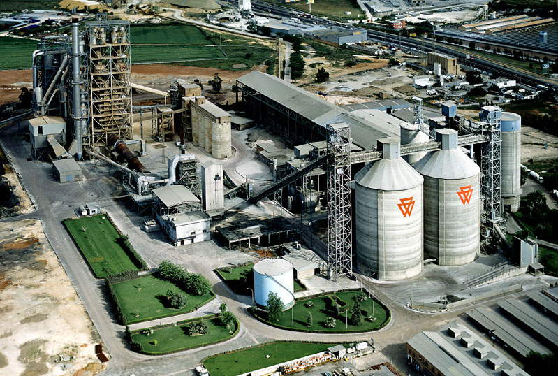 Ecologistas denuncian la autorización ambiental de la cementera de Alcalá de Guadaíra para incinerar 292.000 toneladas de residuos al año