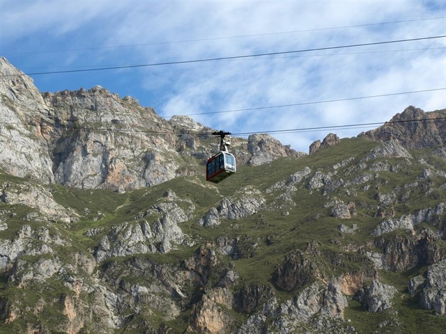 Ecologistas en Acción se opone a la construcción de un nuevo aparcamiento en Fuente Dé
