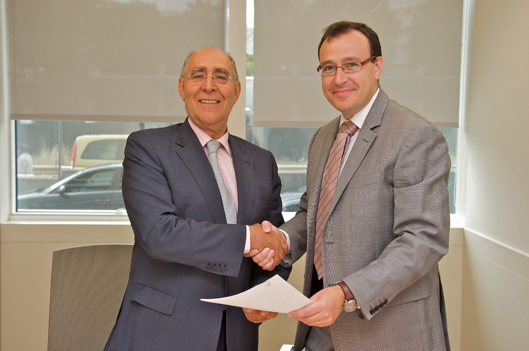 Iberdrola y FCC firman un acuerdo para impulsar la implantación del vehículo eléctrico