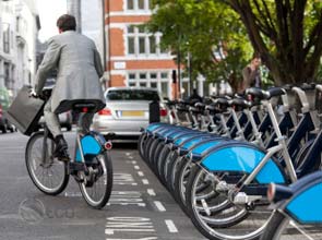 London mayor promotes green transport with $1.49 billion investment in cycling