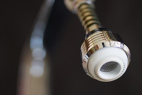 El Ayuntamiento de Gernika-Lumo pone en marcha una campaña para ahorrar agua en los centros deportivos