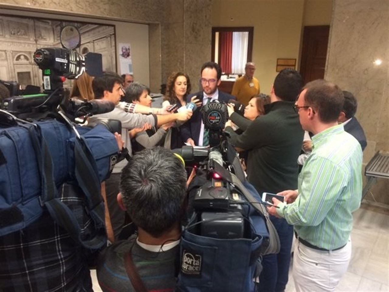 PSOE propone derogar el decreto de Autoconsumo