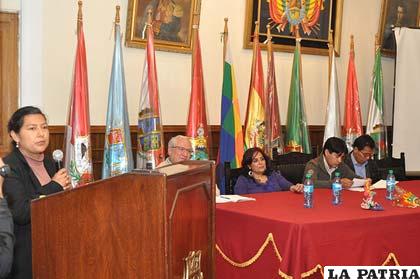 Salvadoreños quieren aprender sobre energía solar y dotación de agua potable