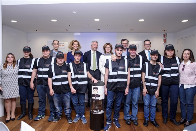 Diputación de Almería apoya la iniciativa TeloReciclo impulsada por la Asociación A Toda Vela