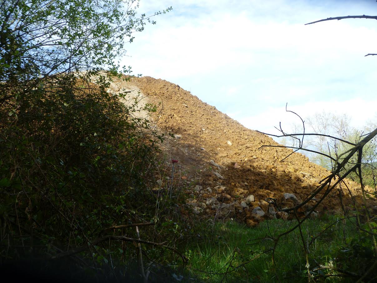 El Ayuntamiento de Colunga no puede tapar un vertedero