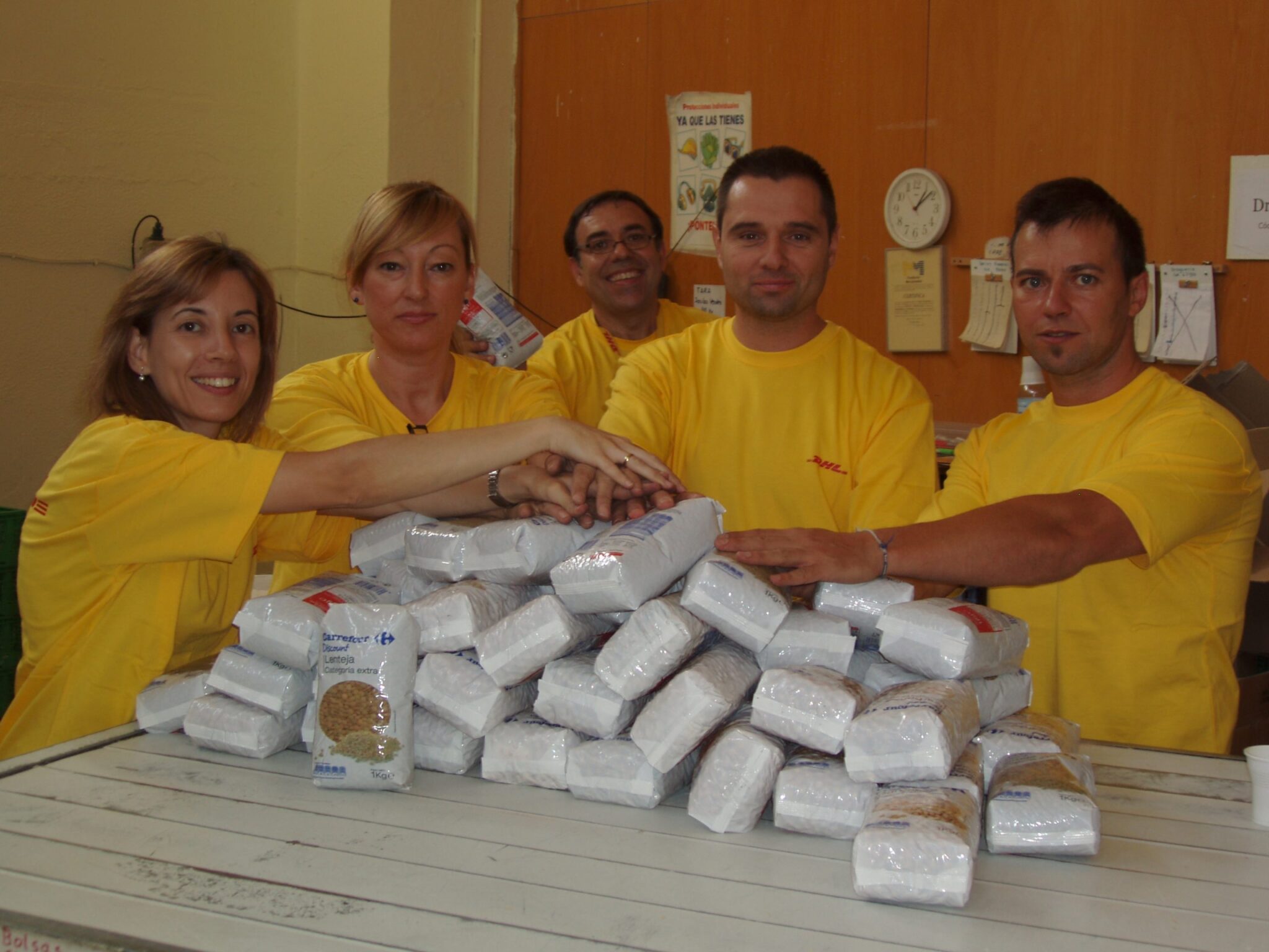 Los empleados de DHL en España colaboran con los Bancos de Alimentos en el “Día Global del Voluntariado”
