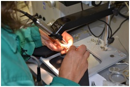 Pic&amp;Chip: bisutería hecha con aparatos electrónicos