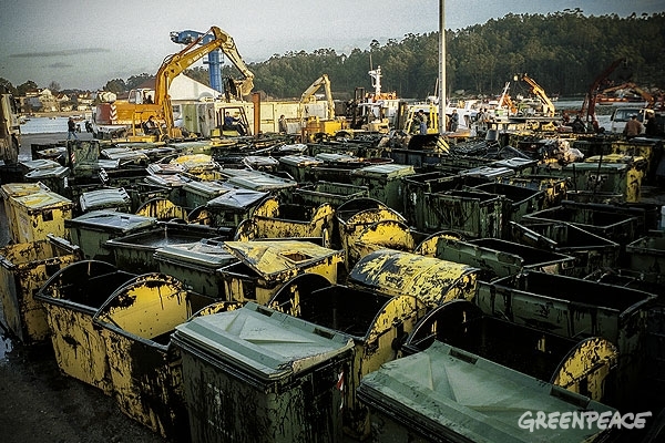 300.000 personas trabajaron en el desastre de Prestige