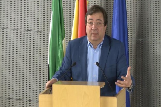 Vara aboga por "explotar" la "bajísima contaminación lumínica" de Extremadura para atraer turismo astronómico