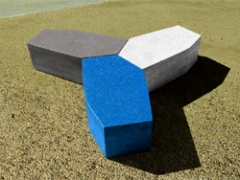 Mobiliario urbano fabricado con residuos neumáticos