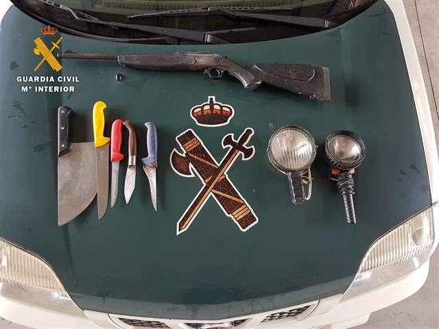 Detenidas 2 personas acusadas de un delito contra la fauna tras cazar un ciervo en Hornachuelos (Córdoba)