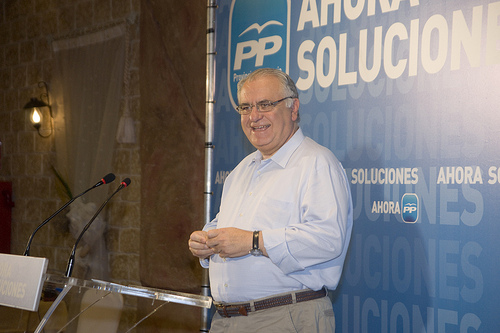 Cotino asegura que el agua "representa la base para construir el futuro de cualquier territorio"