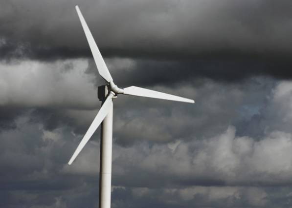 Gobierno canario recuerda que las servidumbres aeronáuticas de Gando (Gran Canaria) "aún bloquean los parques eólicos"