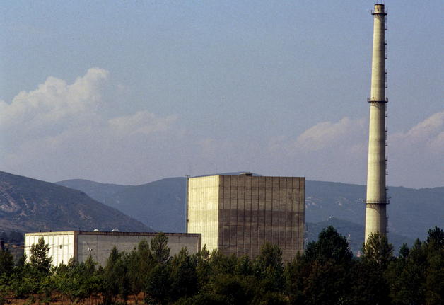 Navarra. El Parlamento de Navarra pide que no se prorrogue la vida de la central nuclear de Garoña