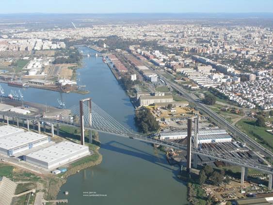 Ojito con el dragado que realiza el Puerto de Sevilla en el Guadalquivir