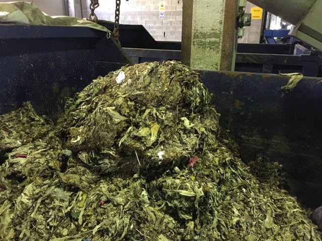 Acosol lleva a Mijas su campaña de concienciación contra el mal uso y el vertido de toallitas al inodoro