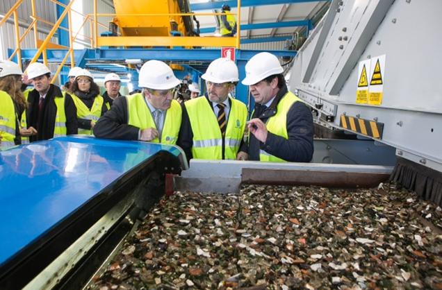 La planta de recuperación de vidrio de Areosa es pionera en España