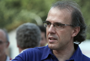 Gomà propone crear un servicio público de coches eléctricos