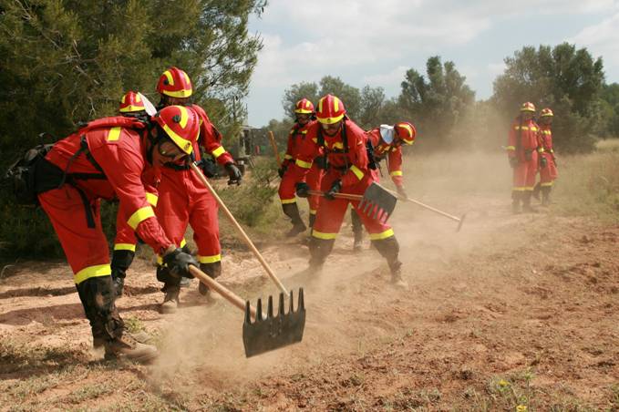 UGT arremete contra el MAGRAMA por los incendios forestales