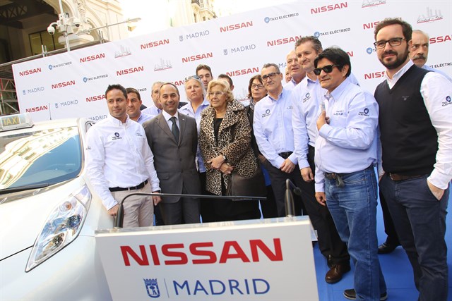 Una veintena de taxis eléctricos circulan ya por Madrid