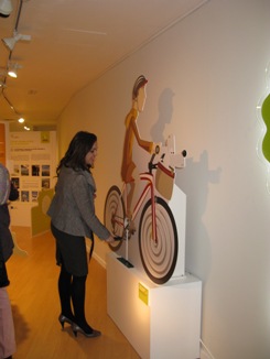 El Aula de Medio Ambiente Urbano invita a reflexionar sobre el ahorro y la eficiencia energética en la exposición “Energía y cambio climático: más con menos”