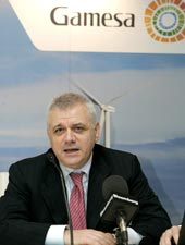 El presidente de Gamesa pide agilidad para concretar un marco estable para la eólica