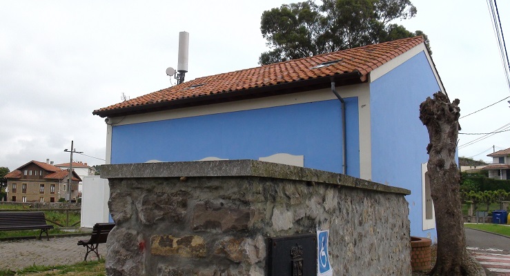 Asturias. La Fiscalia denuncia al Alcalde y la Concejala de Urbanismo de Colunga por la antena la Isla