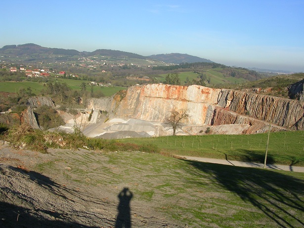 El Principado de Asturias autoriza la ampliación de la cantera de Brañes