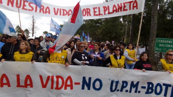 Argentina. Ambientalistas de Gualeguaychú marchan contra las pasteras