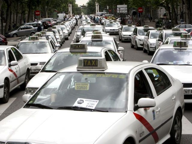 Los taxistas podrán optar a una línea de subvenciones de 344.000 euros para adquirir vehículos menos contaminantes