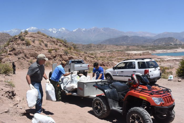 Argentina: Sacaron más de 10 mil kilos de basura en Dique Potrerillos en Mendoza