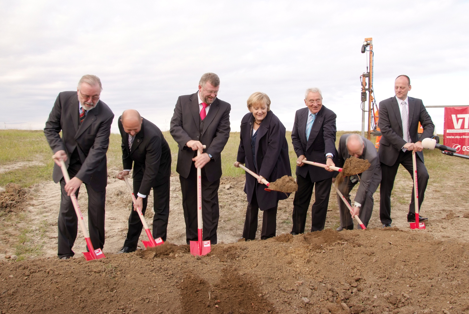 IBC SOLAR junto a Angela Merkel da el pistoletazo de salida al mayor parque solar en Pomerania Occidental