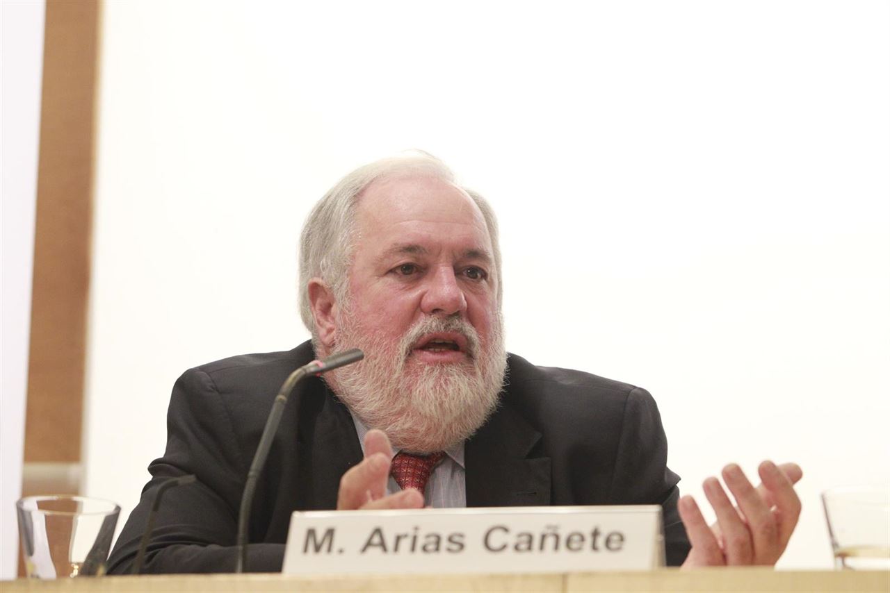 Arias Cañete pone el énfasis en el cambio climático