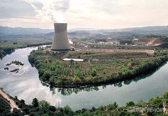 El Presidente de ENRESA acuerda gastar más de 18 millones de euros en carreteras sin utilidad para su institución