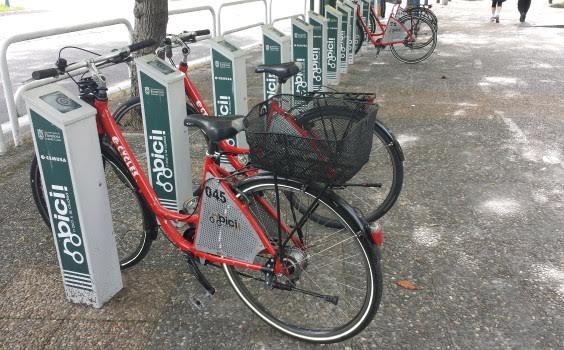 El servicio gratuito pamplonés de préstamo de bicicletas Nbici-Biziz amplía el horario y mejora el sistema de solicitud de altas