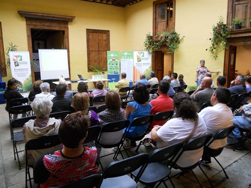 Un programa ayuda a que las familias tinerfeñas disminuyan la producción de residuos y hagan un uso eficiente del agua