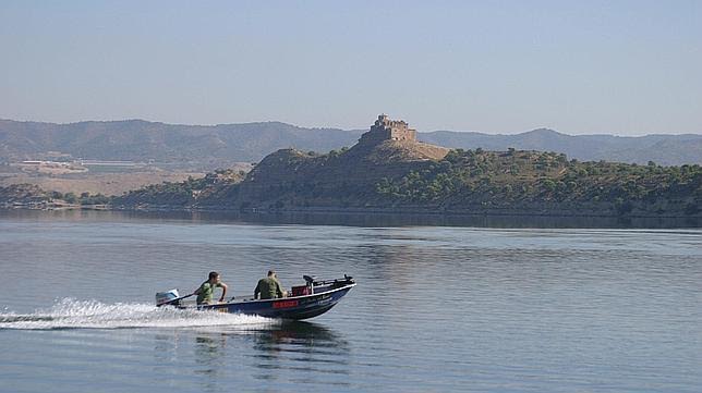 Quieren prohibir la navegación en los embalses para frenar las especies exóticas invasoras