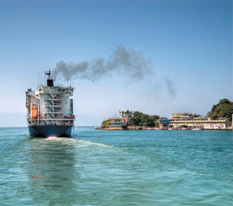 Europa penaliza a España por incumplir la norma que limita las emisiones de azufre de los barcos