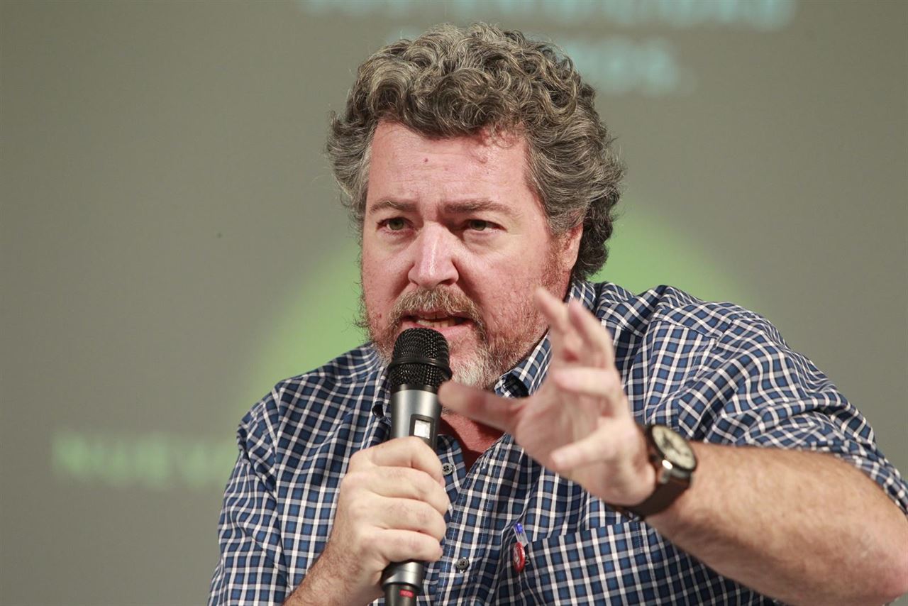 Podemos ‘exige’ fulminar el decreto de autoconsumo