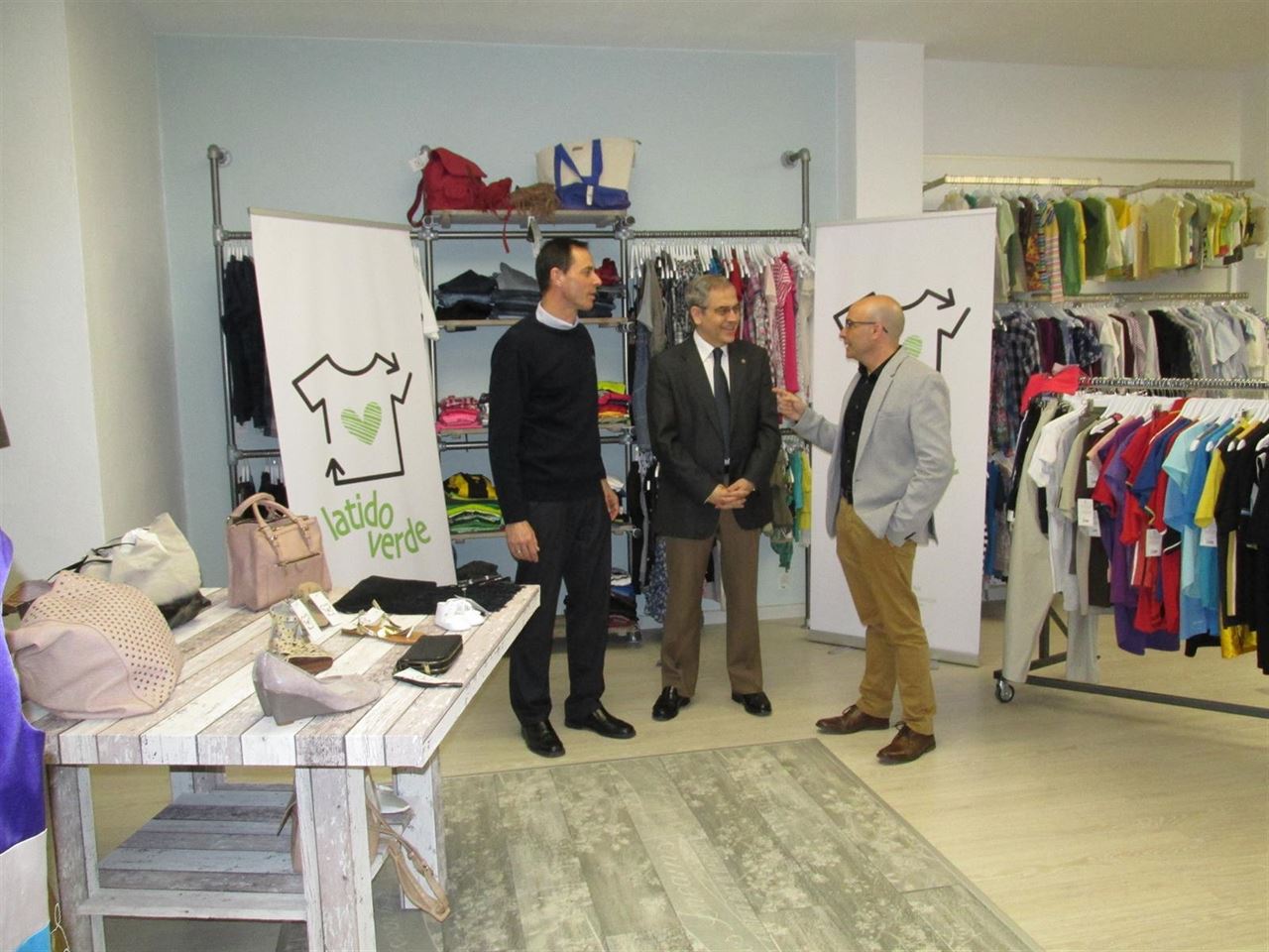 Cáritas Zaragoza arranca una tienda de moda sostenible