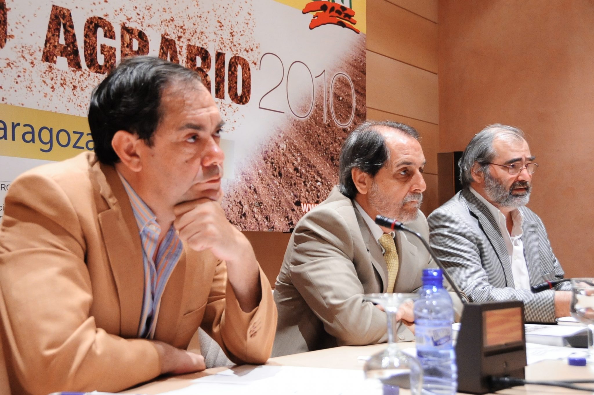 Velasco asegura que la ley de desarrollo rural sostenible se propone mantener la población en el territorio