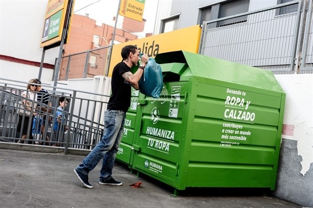 La ONG Humana recoge 8.160 toneladas de ropa usada en el primer semestre con un fin social
