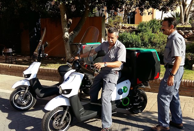 La UMA adquiere tres ciclomotores eléctricos para los desplazamientos de su personal de mantenimiento