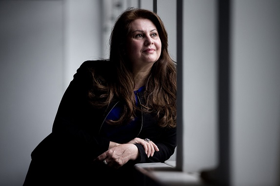 La activista kurda Diana Nammi y el Padre Ángel (Mensajeros de la Paz)