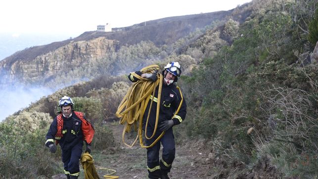 Fin del incendio de Bermeo (Bizkaia)