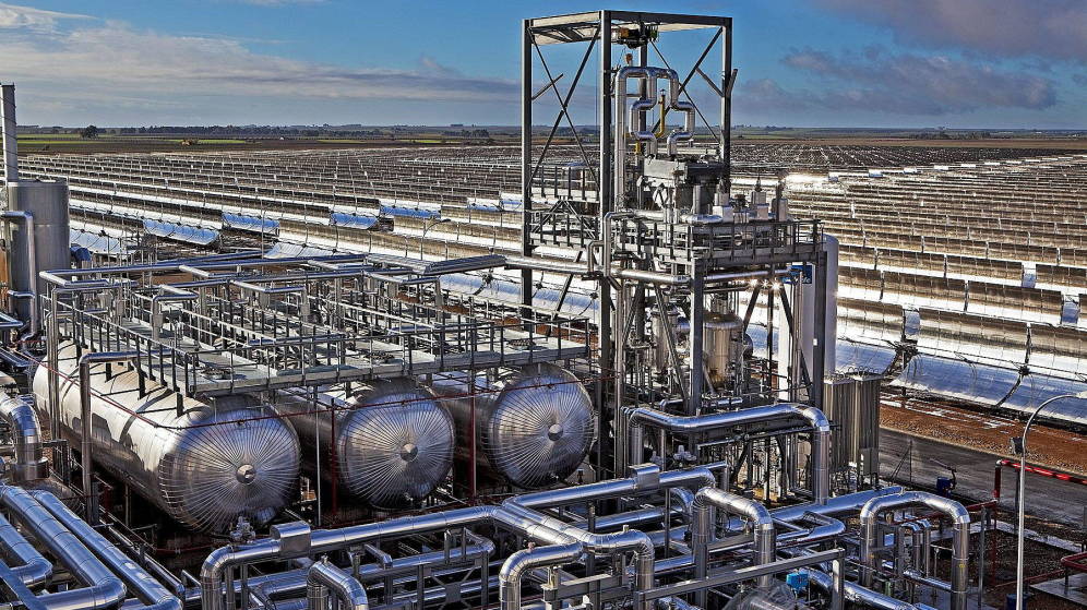 La banca se juega 30.000 millones en deuda de renovables con el nuevo recorte de Nadal