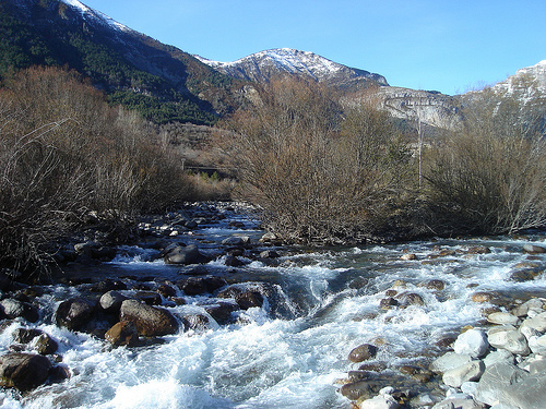 La misión SMOS de la ESA ofrece las primeras imágenes sobre la humedad de la tierra y la salinidad del océano
