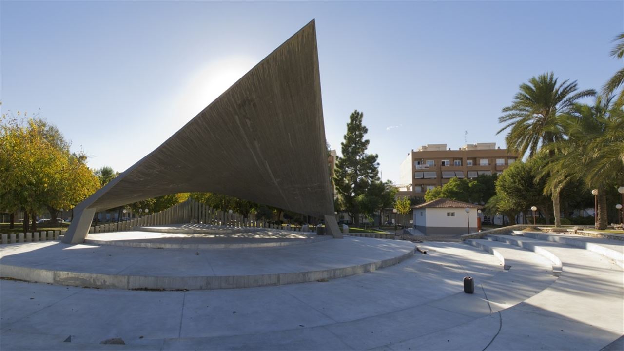 Sant Vicent multa con 1.950 euros al dueño de un perro peligro por no tener licencia e ir sin bozal